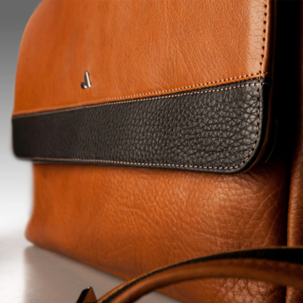 Messenger Leather Bag for Macbook 13" & 14" - Image 5